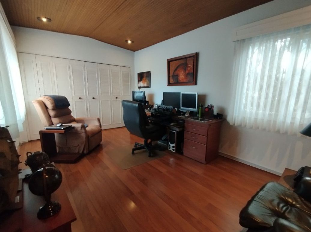 Casa de 4 alcobas en venta en Gerona, Bogotá, 337 m² · foto 8 de 20