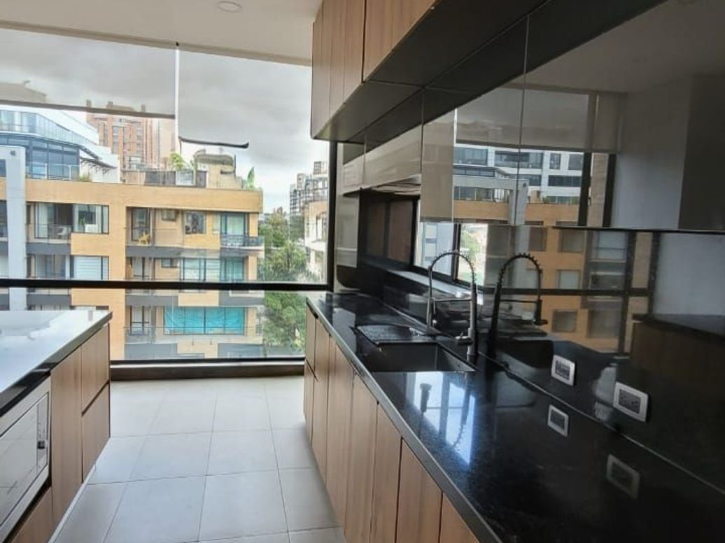 Apartamento de 3 alcobas en venta en San Patricio, Bogotá, 159 m² · foto 6 de 20