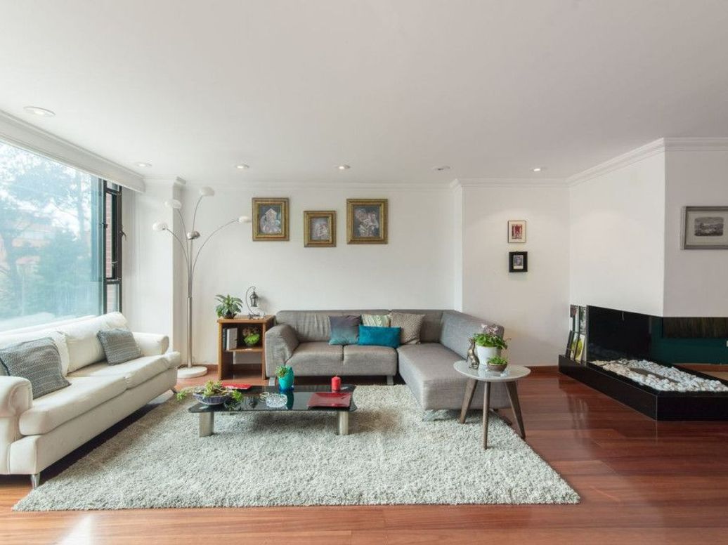 Apartamento de 3 alcobas en venta en Los Rosales, Bogotá, 212 m² · foto 2 de 20
