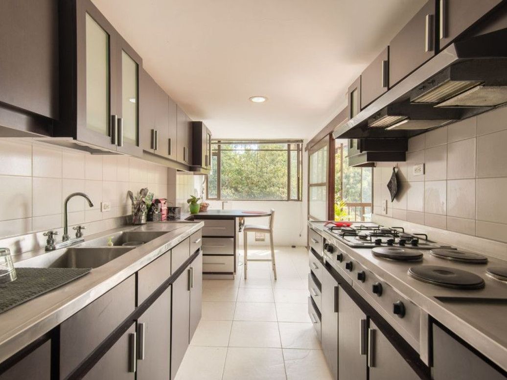 Apartamento de 3 alcobas en venta en Los Rosales, Bogotá, 212 m² · foto 6 de 20