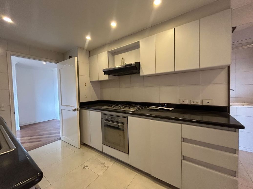 Apartamento de 3 alcobas en arriendo en Chico, Bogotá, 225 m² · foto 8 de 20