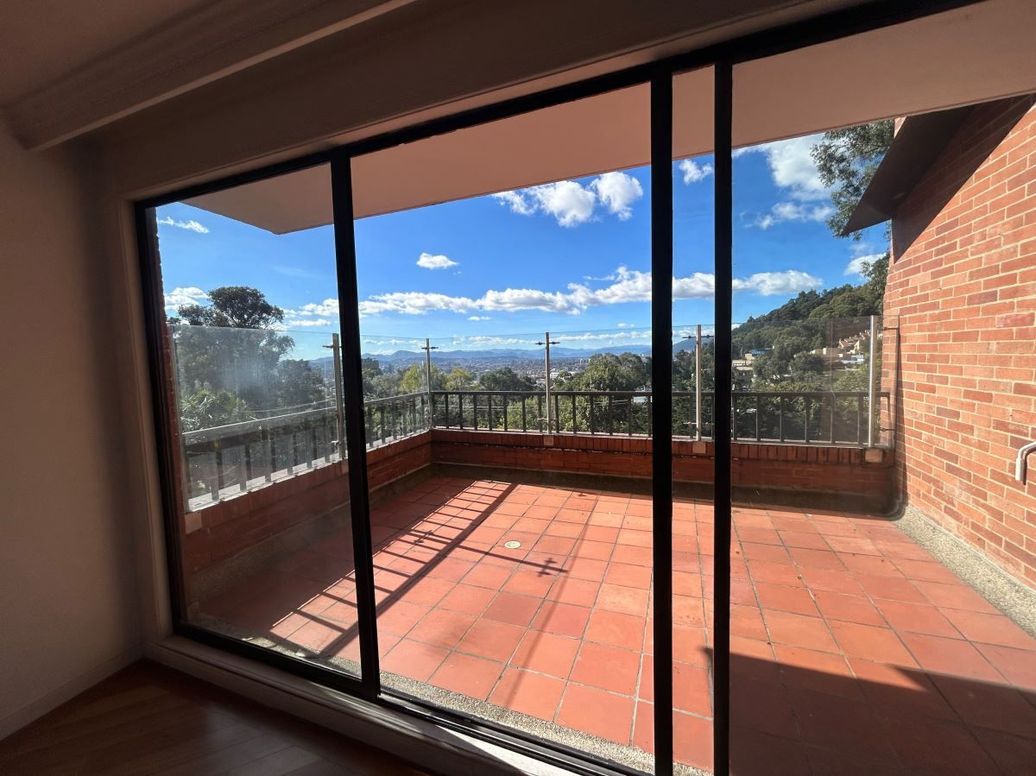 Apartamento de 3 alcobas en arriendo en Chico, Bogotá, 225 m² · foto 15 de 20