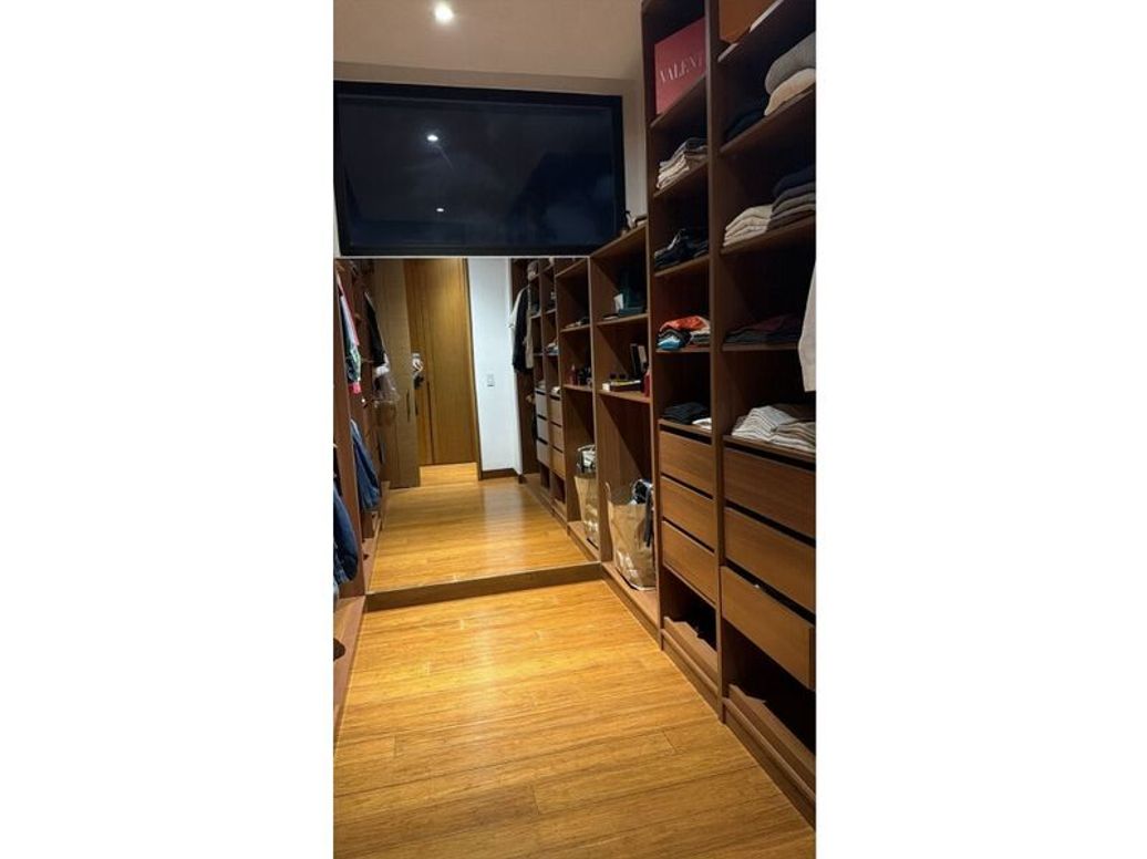 Apartamento de 2 alcobas en venta en Chicó Norte, Bogotá, 200 m² · foto 9 de 20