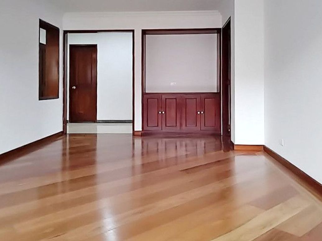 Apartamento de 3 alcobas en venta en Rincon Del Chicó, Bogotá, 160 m² · foto 9 de 17