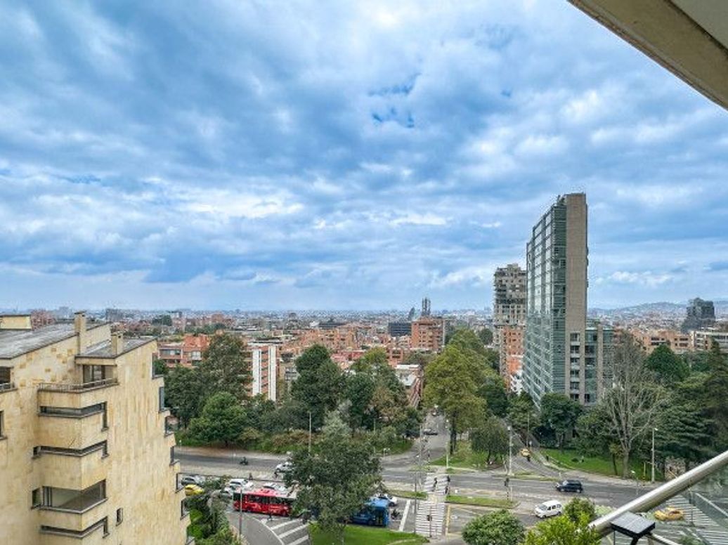 Apartamento de 3 alcobas en venta en El Refugio, Bogotá, 298 m² · foto 10 de 20
