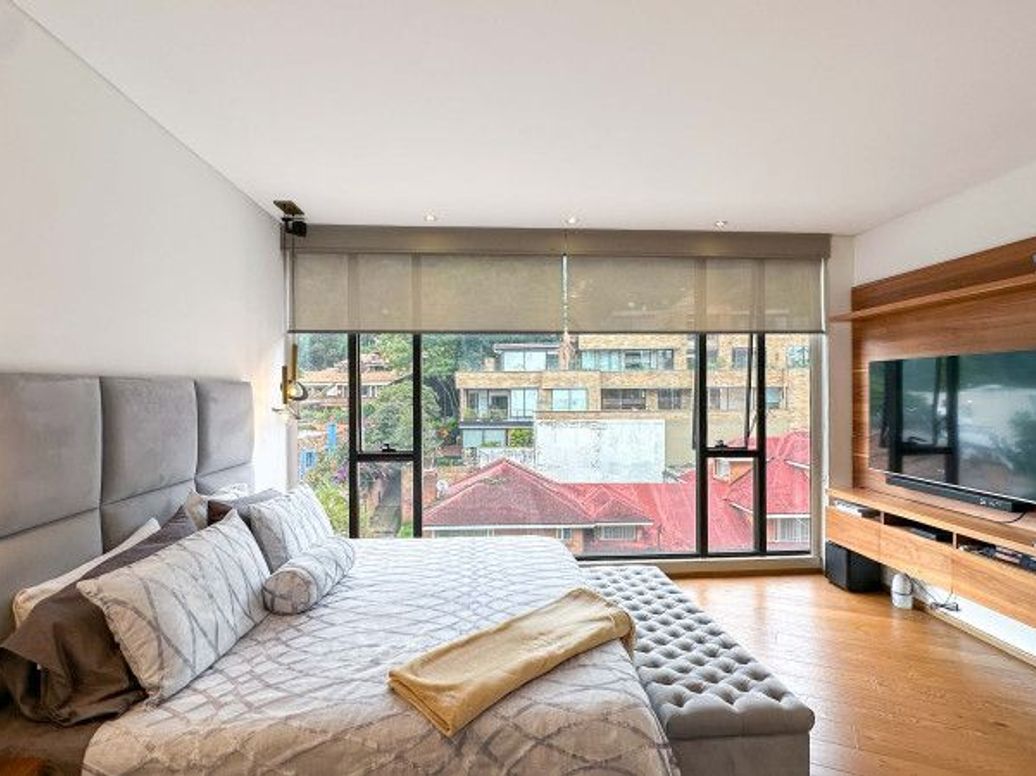 Apartamento de 3 alcobas en venta en El Refugio, Bogotá, 298 m² · foto 15 de 20