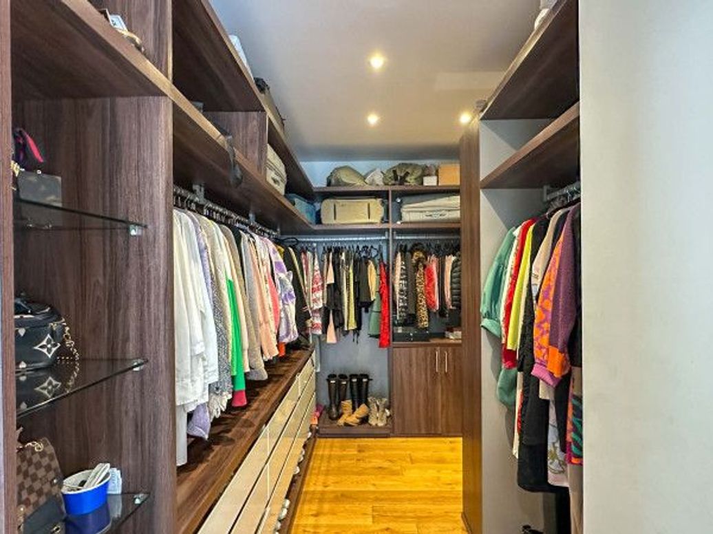 Apartamento de 3 alcobas en venta en El Refugio, Bogotá, 298 m² · foto 16 de 20