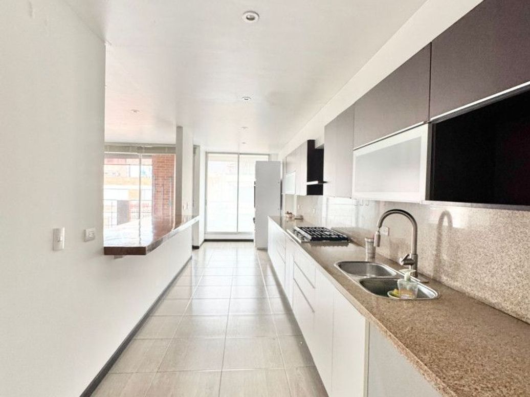 Apartamento de 3 alcobas en venta en Santa Bibiana, Bogotá, 243 m² · foto 3 de 20