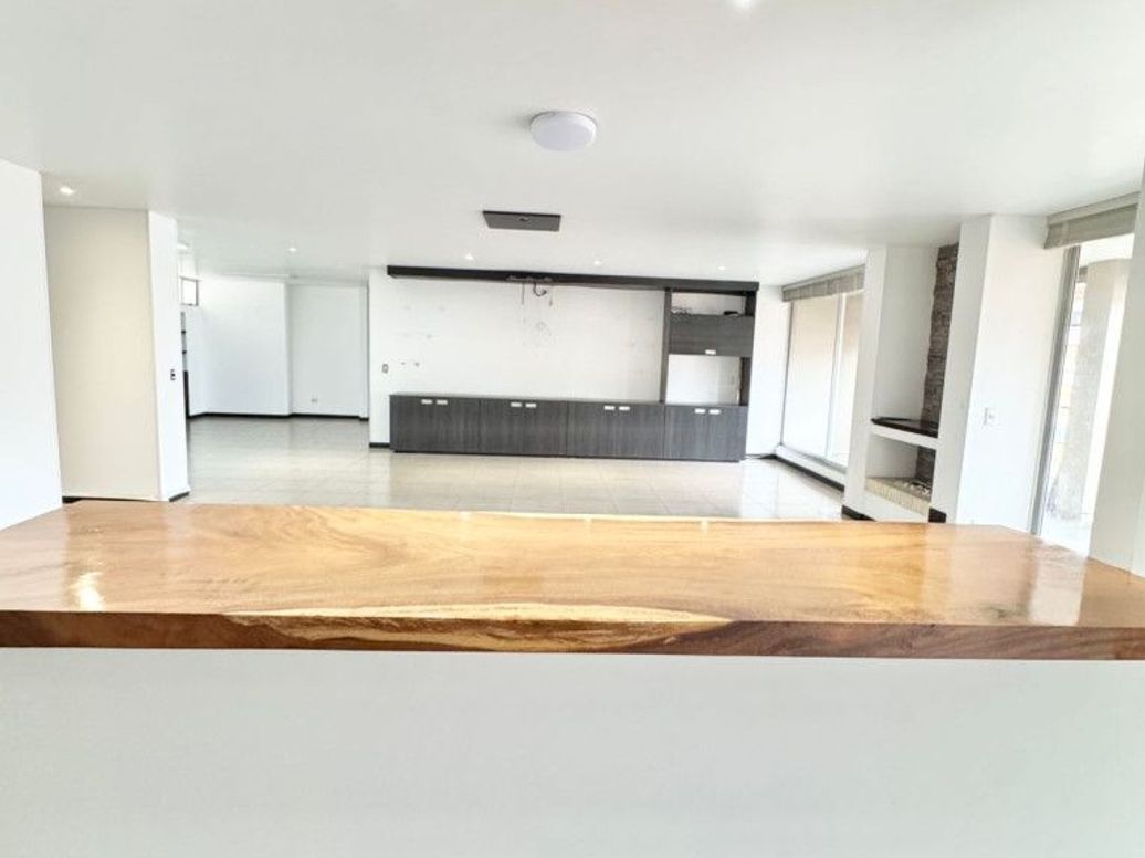 Apartamento de 3 alcobas en venta en Santa Bibiana, Bogotá, 243 m² · foto 7 de 20