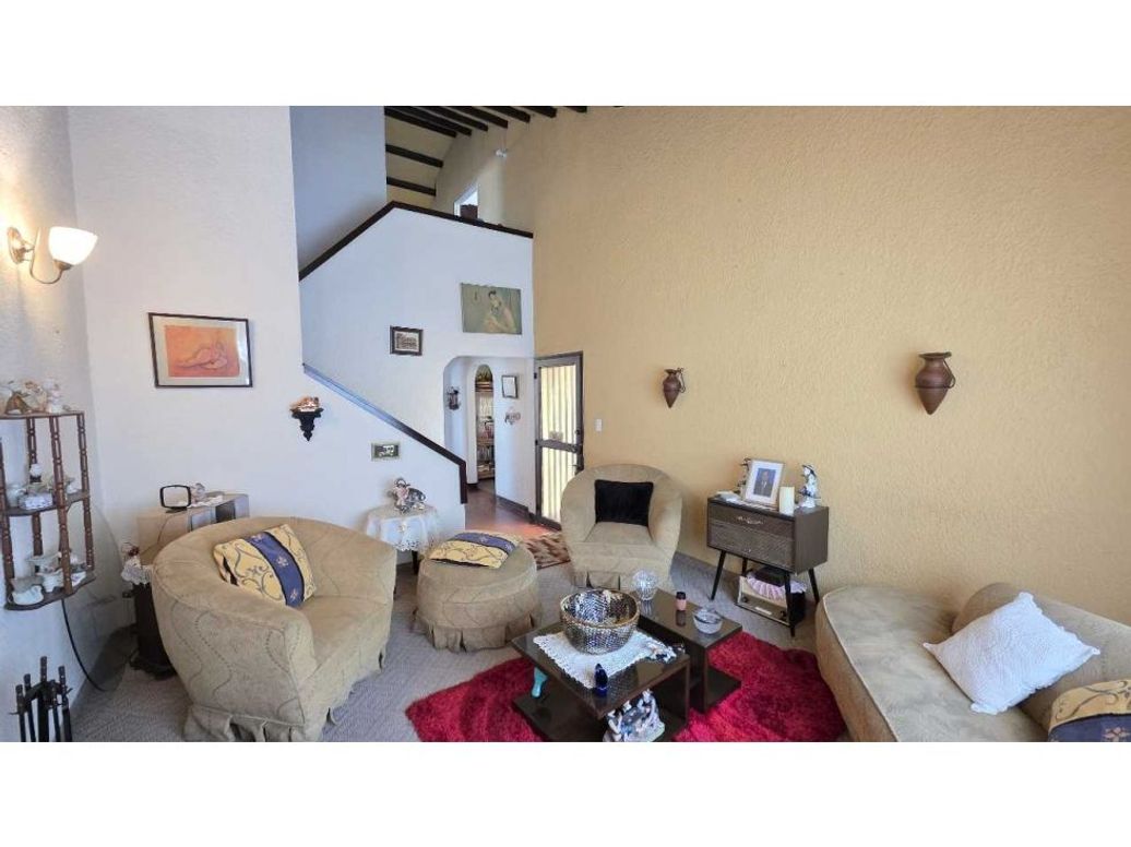 Casa de 3 alcobas en venta en Villa Magdala, Bogotá, 238 m² · foto 4 de 5