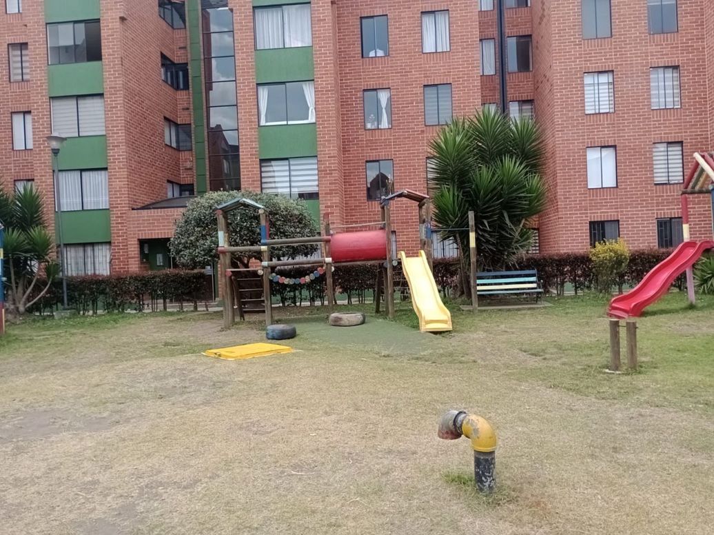 Apartamento de 3 alcobas en venta en Ub. El Cortijo, Bogotá, 49 m² · foto 2 de 16