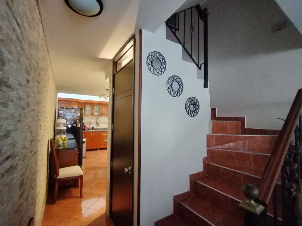 Casa de 3 alcobas en venta en Villa Elisa, Bogotá, 144 m² · foto 2 de 20