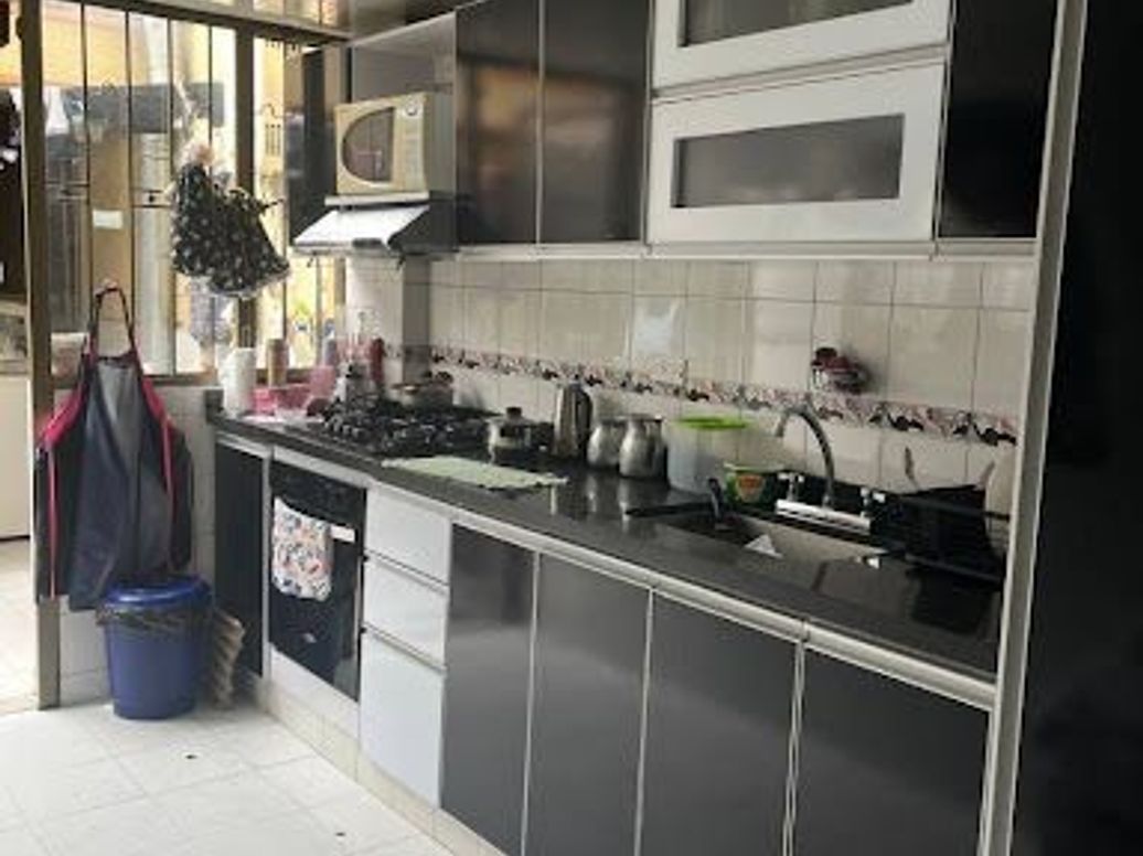 Casa de 5 alcobas en venta en Modelia, Bogotá, 350 m² · foto 6 de 11