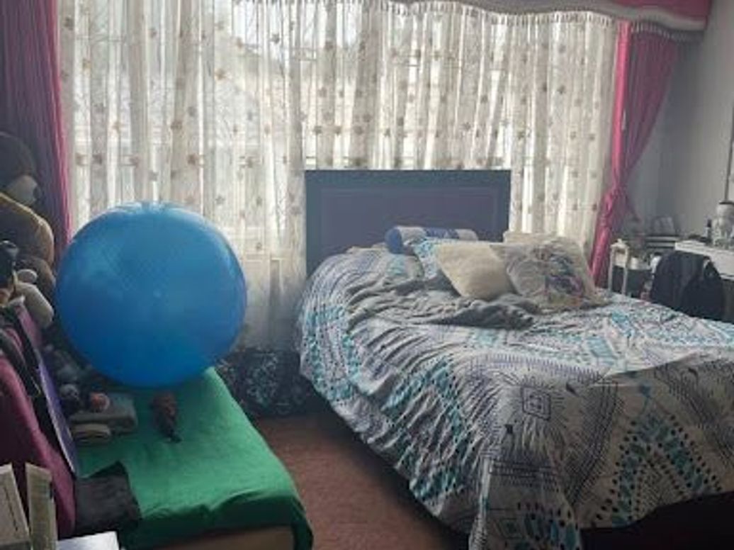 Casa de 5 alcobas en venta en Modelia, Bogotá, 350 m² · foto 8 de 11