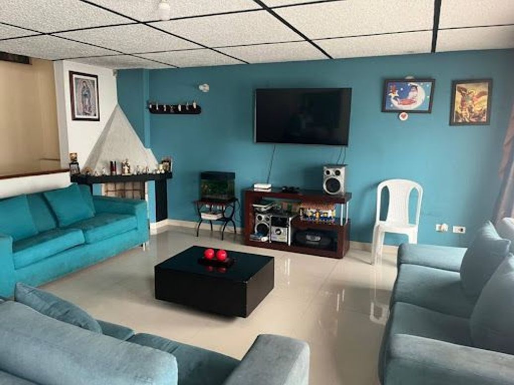 Casa de 5 alcobas en venta en Modelia, Bogotá, 350 m² · foto 2 de 11