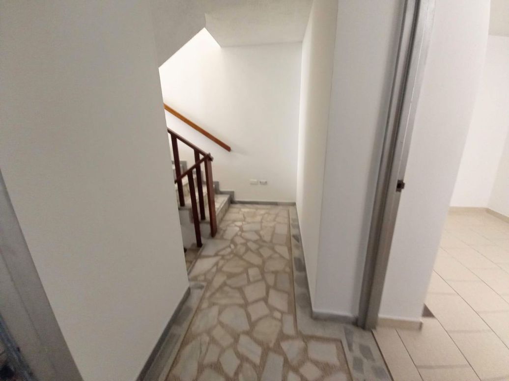 Casa de 10 alcobas en arriendo en Normandía, Bogotá, 270 m² · foto 14 de 16