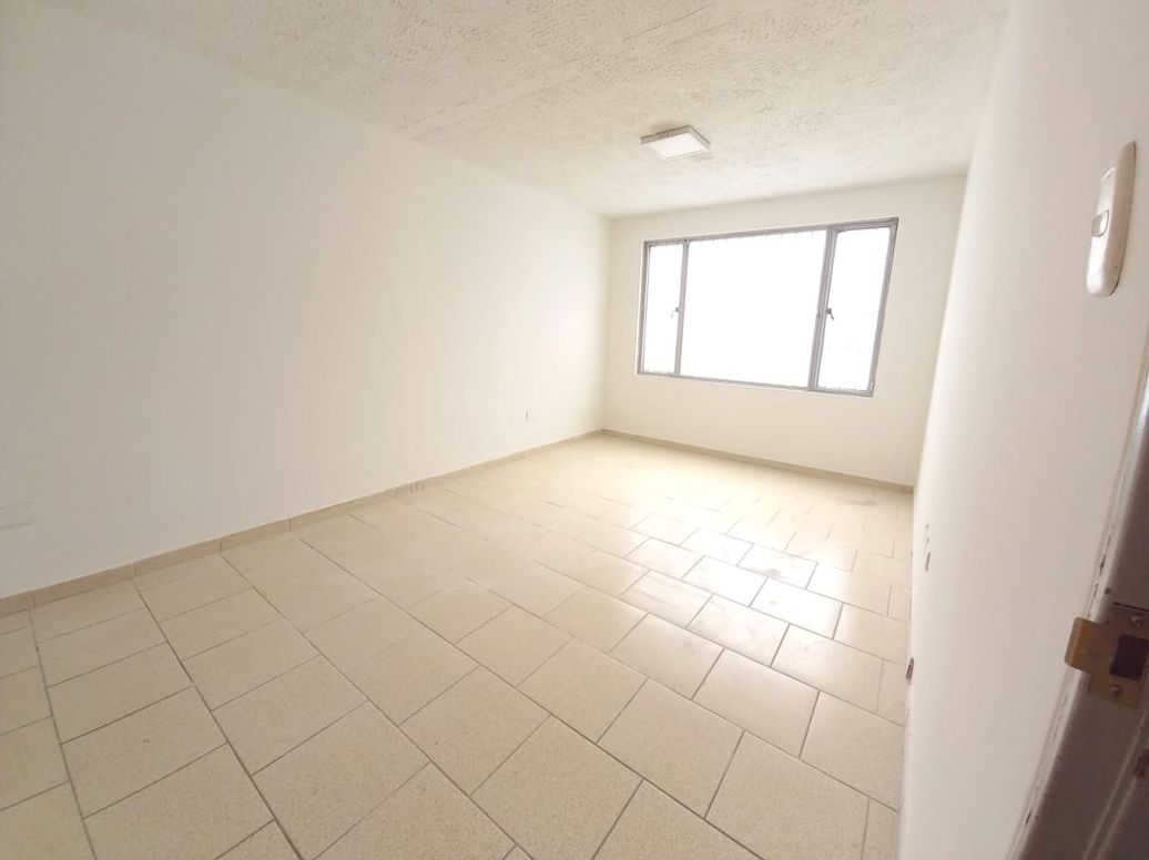 Casa de 10 alcobas en arriendo en Normandía, Bogotá, 270 m² · foto 15 de 16