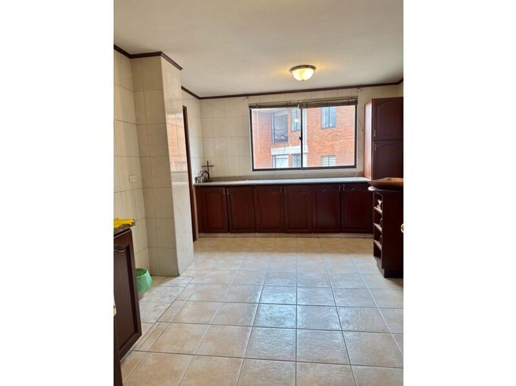 Apartamento de 6 alcobas en venta en Country Club, Bogotá, 280 m² · foto 11 de 20