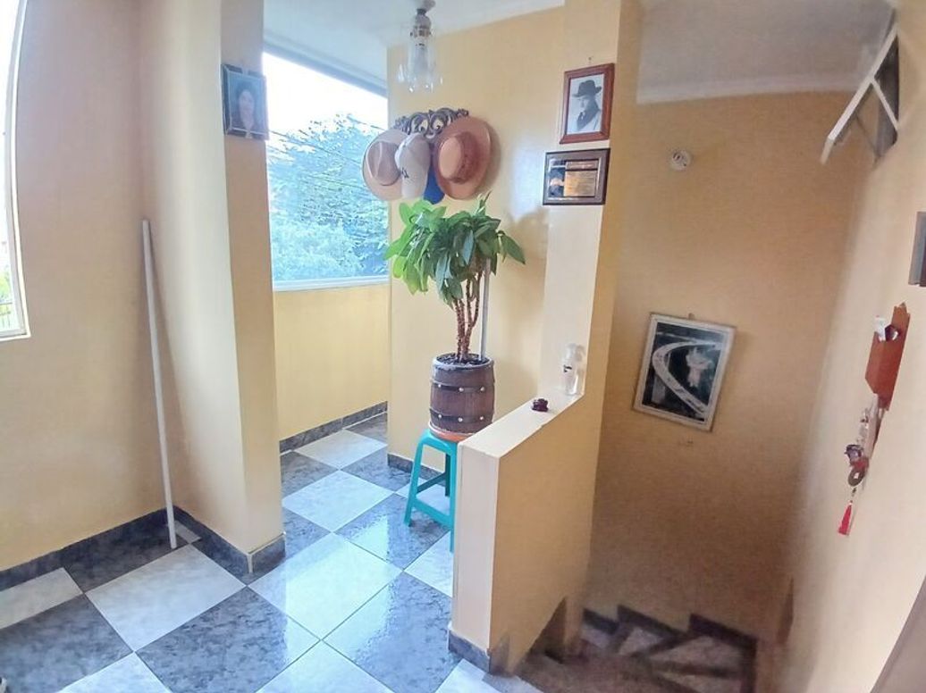 Casa de 4 alcobas en venta en Ub. Azafranes, Bogotá, 144 m² · foto 4 de 14