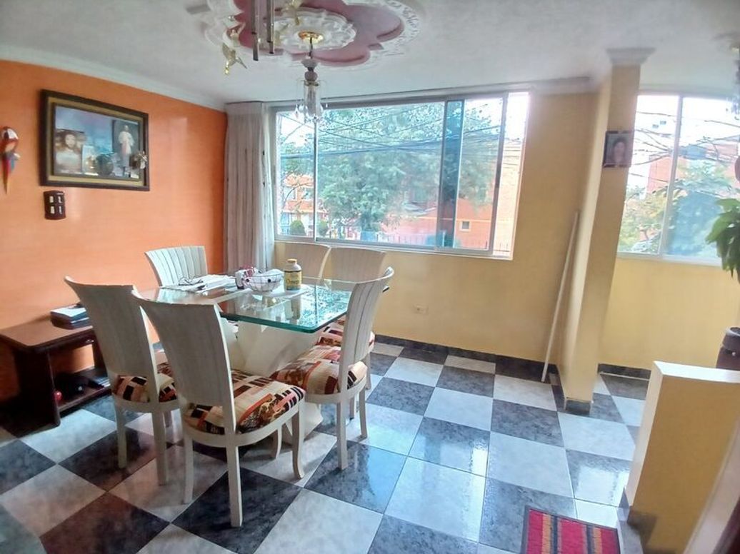 Casa de 4 alcobas en venta en Ub. Azafranes, Bogotá, 144 m² · foto 5 de 14