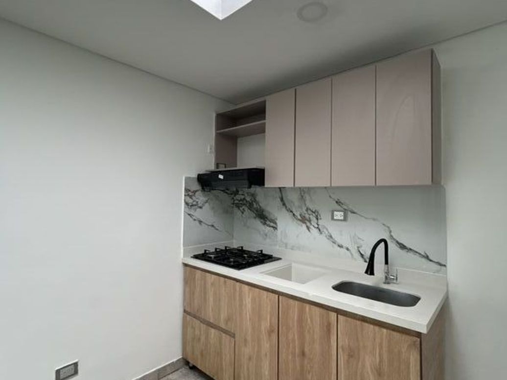 Casa de 7 alcobas en venta en Normandia Occidental, Bogotá, 60 m² · foto 4 de 20