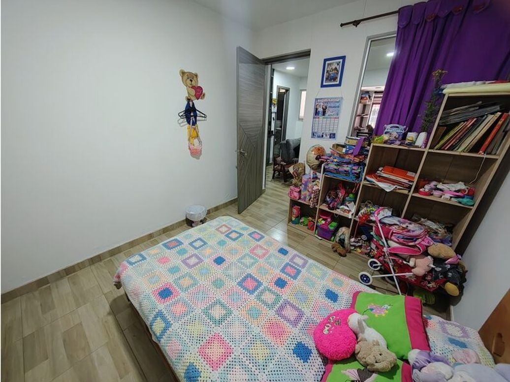 Casa de 6 alcobas en venta en Escocia, Bogotá, 144 m² · foto 17 de 20