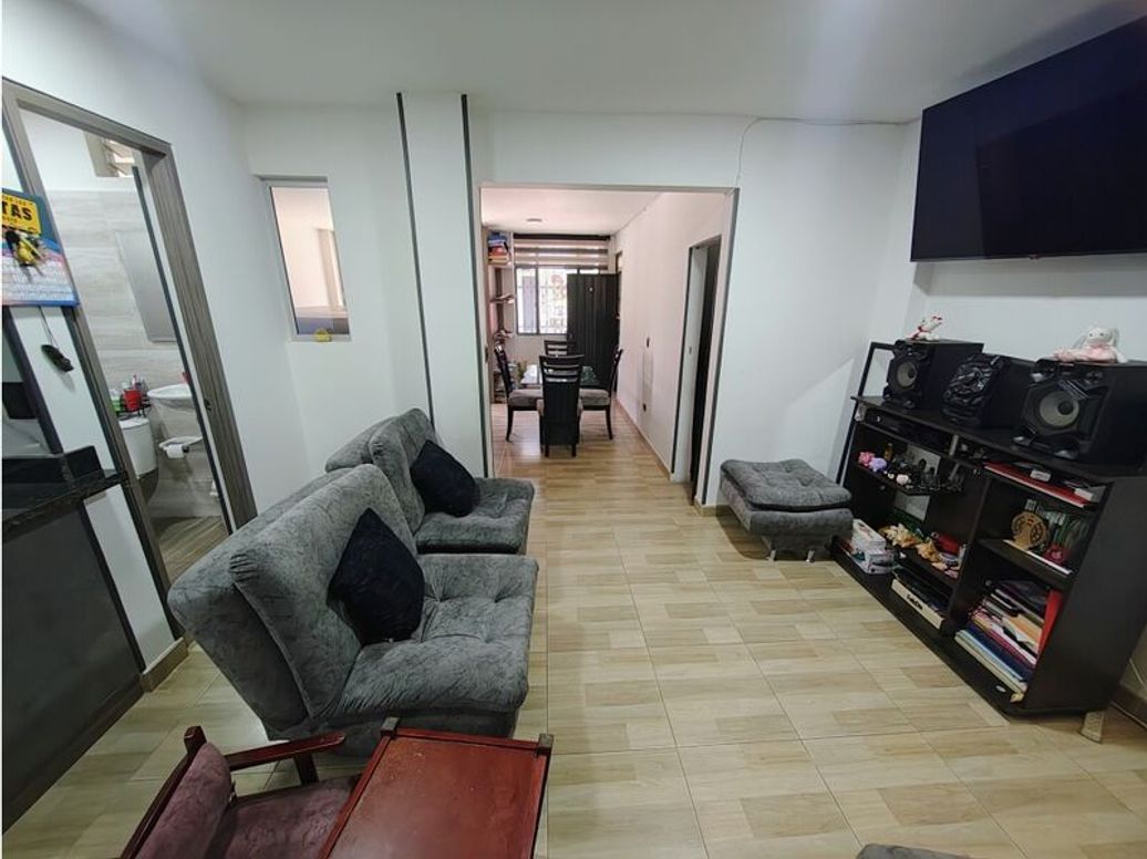 Casa de 6 alcobas en venta en Escocia, Bogotá, 144 m² · foto 19 de 20