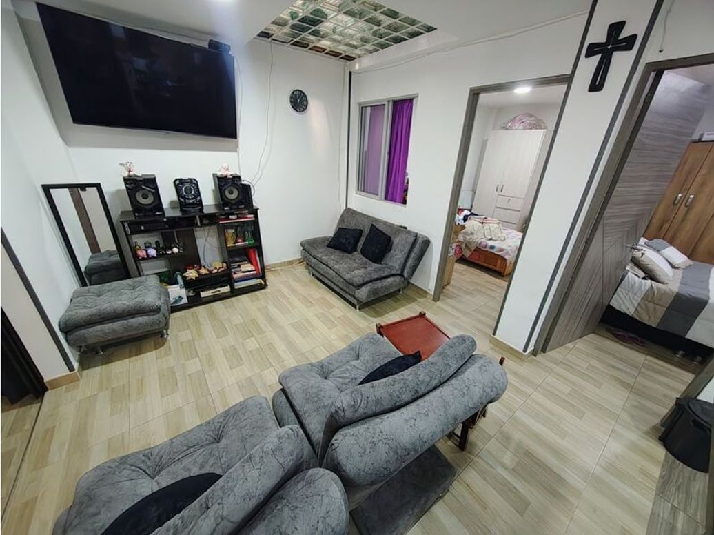 Casa de 6 alcobas en venta en Escocia, Bogotá, 144 m² · foto 18 de 20