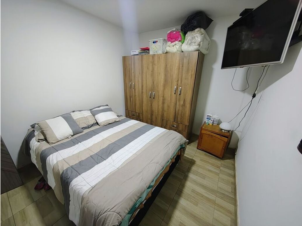 Casa de 6 alcobas en venta en Escocia, Bogotá, 144 m² · foto 6 de 20
