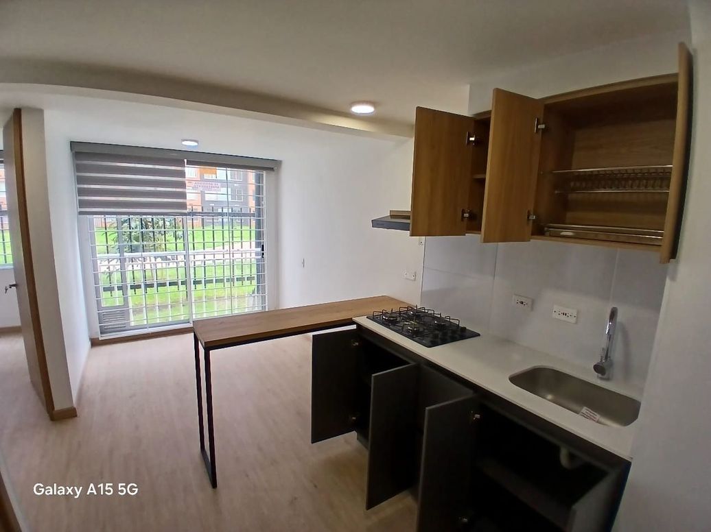 Apartamento de 2 alcobas en venta en Primavera Occidental, Bogotá, 33 m² · foto 2 de 16