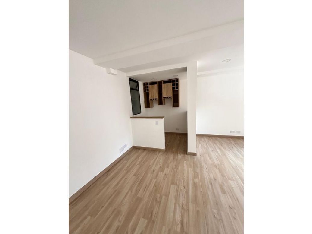 Apartamento de 2 alcobas en venta en Los Rosales, Bogotá, 110 m² · foto 7 de 15
