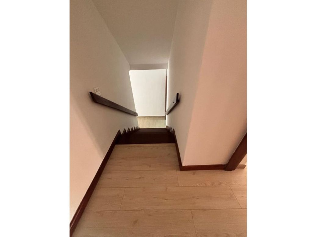 Apartamento de 2 alcobas en venta en Los Rosales, Bogotá, 110 m² · foto 11 de 15