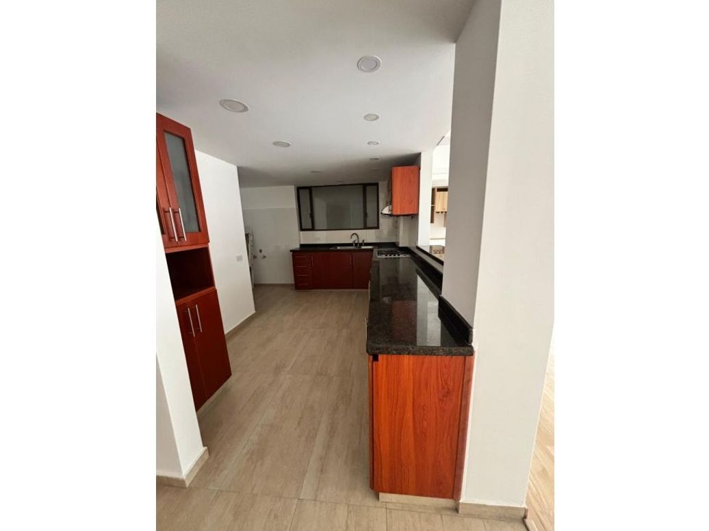 Apartamento de 2 alcobas en venta en Los Rosales, Bogotá, 110 m² · foto 6 de 15