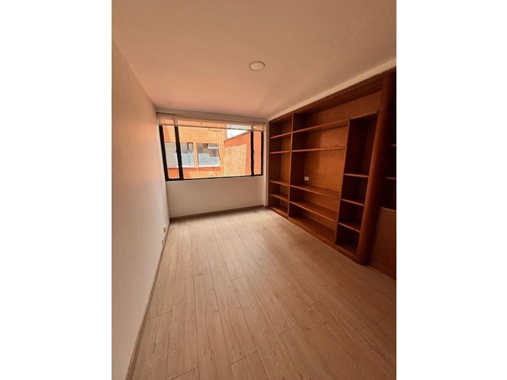 Apartamento de 2 alcobas en venta en Los Rosales, Bogotá, 110 m² · foto 12 de 15