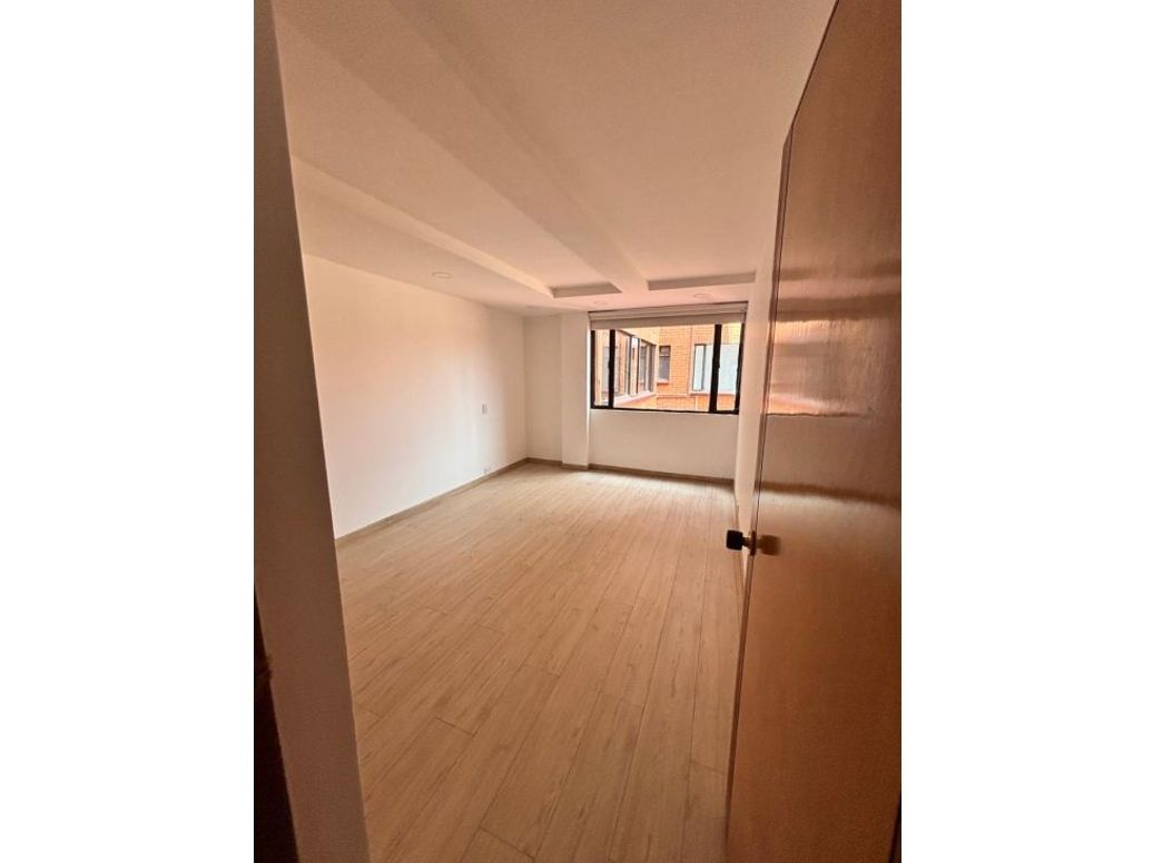 Apartamento de 2 alcobas en venta en Los Rosales, Bogotá, 110 m² · foto 10 de 15