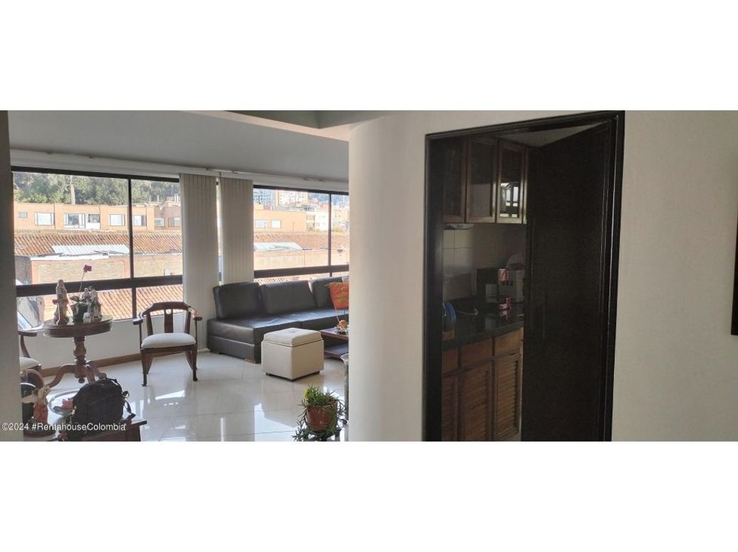Apartamento de 3 alcobas en venta en Cedro Golf, Bogotá, 163 m² · foto 3 de 20