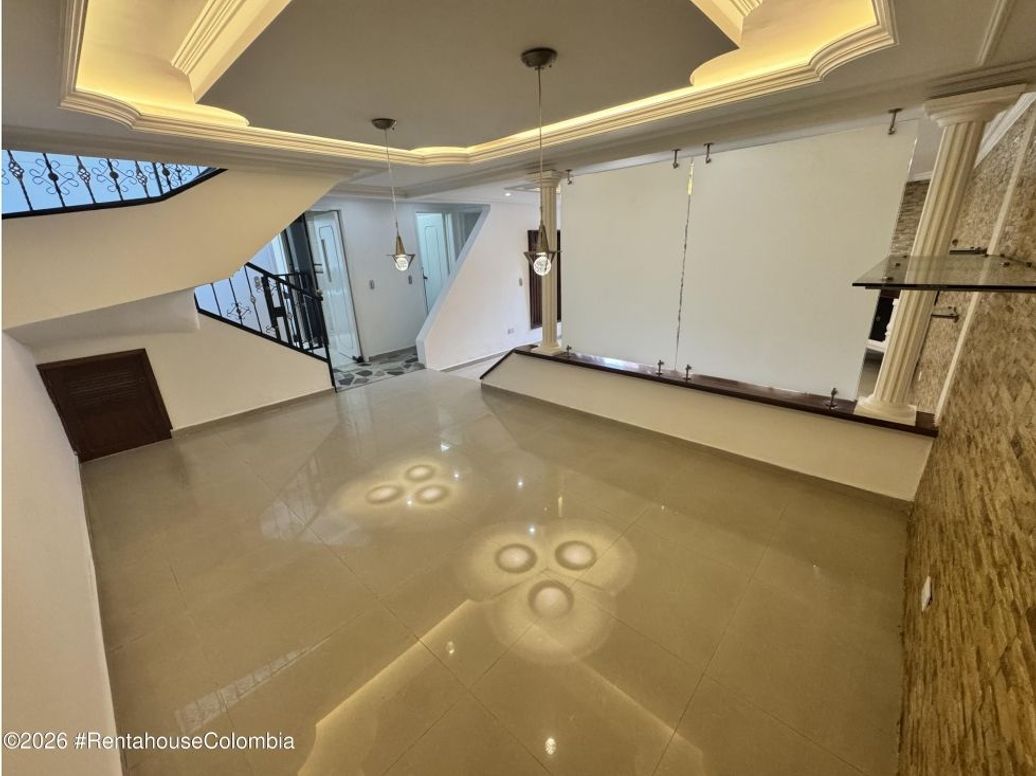 Casa de 2 alcobas en venta en Bosque De Modelia, Bogotá, 183 m² · foto 3 de 20