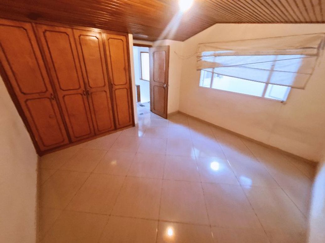 Casa de 5 alcobas en venta en Jardines Del Norte, Bogotá, 150 m² · foto 15 de 20