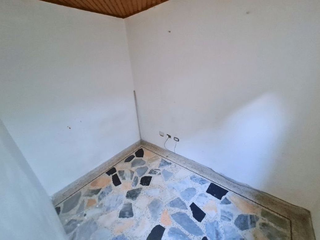 Casa de 5 alcobas en venta en Jardines Del Norte, Bogotá, 150 m² · foto 11 de 20