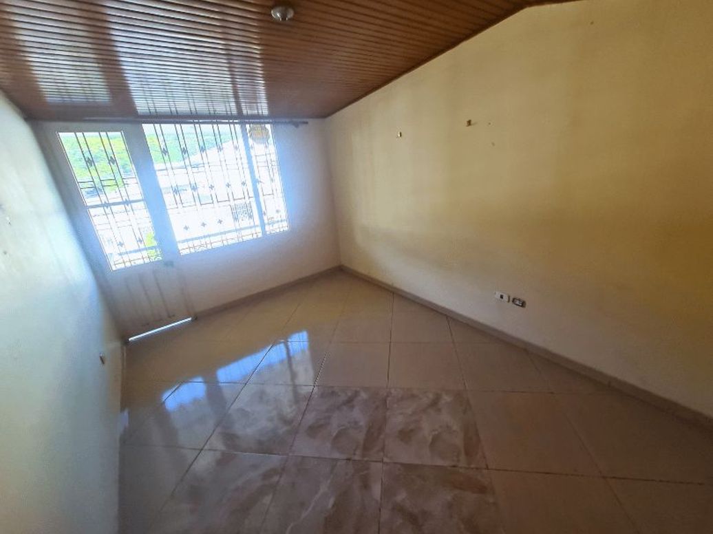 Casa de 5 alcobas en venta en Jardines Del Norte, Bogotá, 150 m² · foto 12 de 20