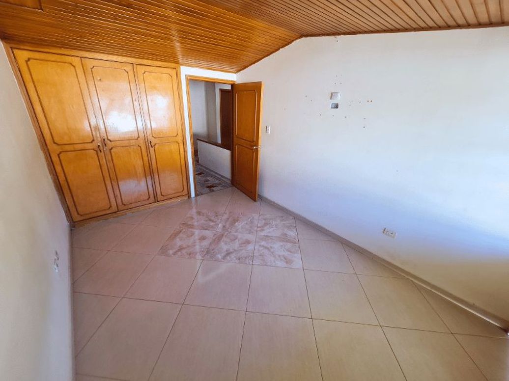 Casa de 5 alcobas en venta en Jardines Del Norte, Bogotá, 150 m² · foto 13 de 20