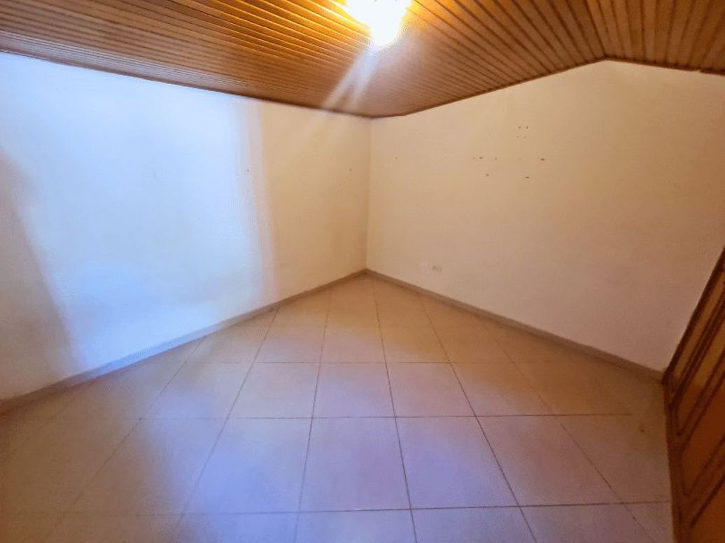 Casa de 5 alcobas en venta en Jardines Del Norte, Bogotá, 150 m² · foto 14 de 20