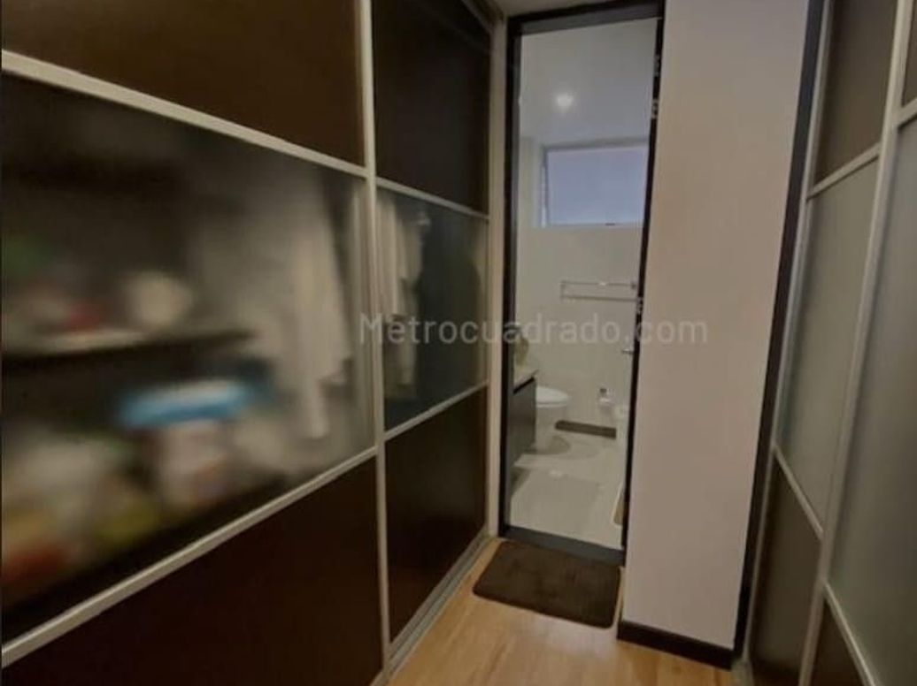 Apartamento de 3 alcobas en venta en Los Cedritos, Bogotá, 111 m² · foto 8 de 12