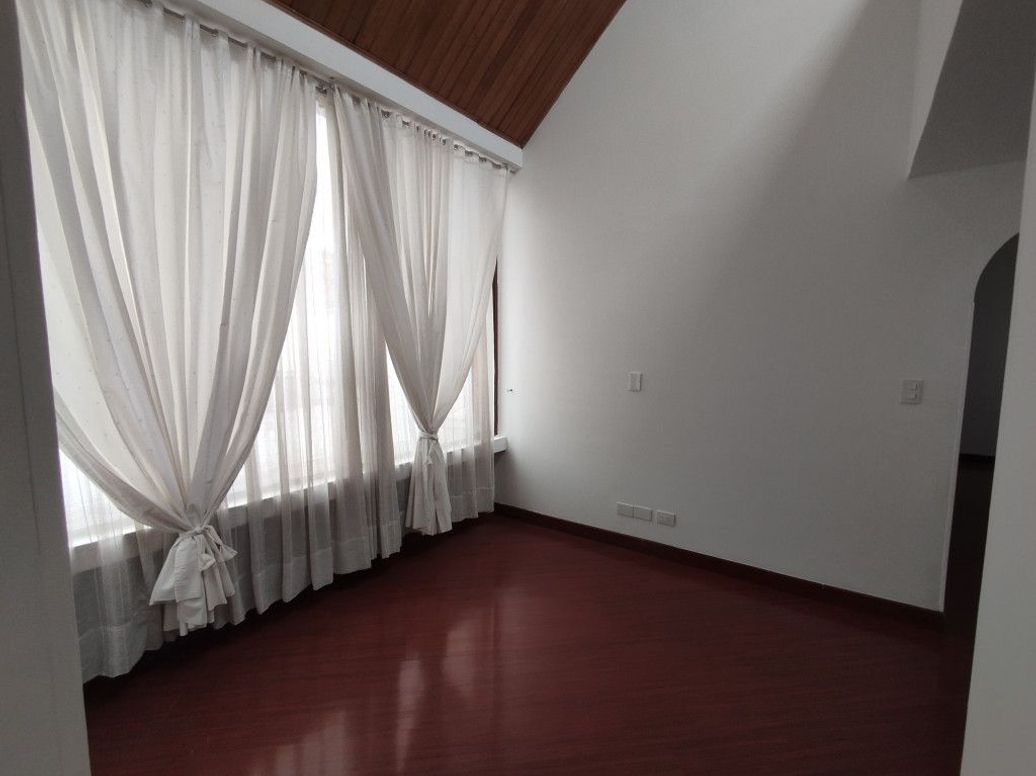 Apartamento de 3 alcobas en venta en Cedritos, Bogotá, 107 m² · foto 5 de 20