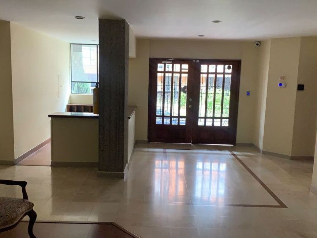 Apartamento de 1 alcoba en venta en Mónaco, Bogotá, 45 m² · foto 2 de 10