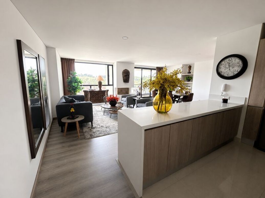Apartamento de 3 alcobas en venta en San José De Bavaria, Bogotá, 148 m² · foto 3 de 20