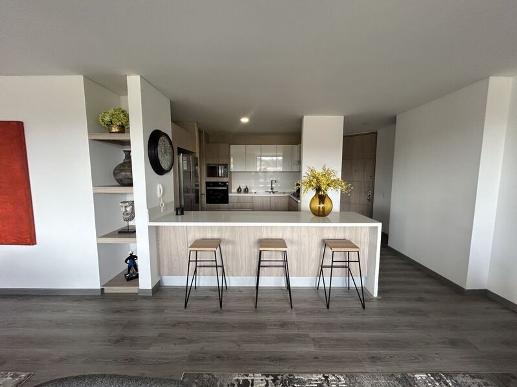 Apartamento de 3 alcobas en venta en San José De Bavaria, Bogotá, 148 m² · foto 4 de 20