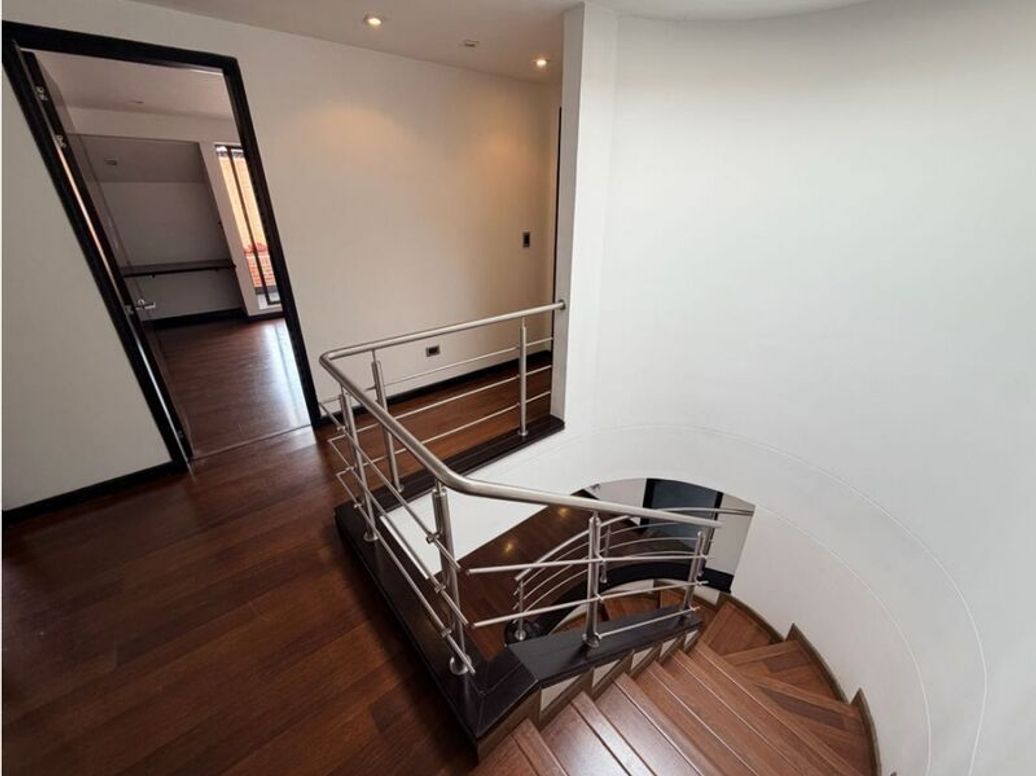 Apartamento de 3 alcobas en venta en Molinos Norte, Bogotá, 206 m² · foto 12 de 15
