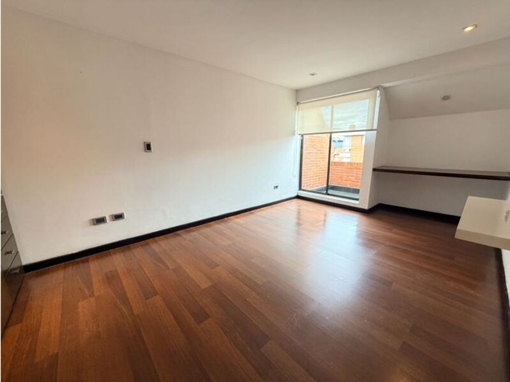 Apartamento de 3 alcobas en venta en Molinos Norte, Bogotá, 206 m² · foto 4 de 15