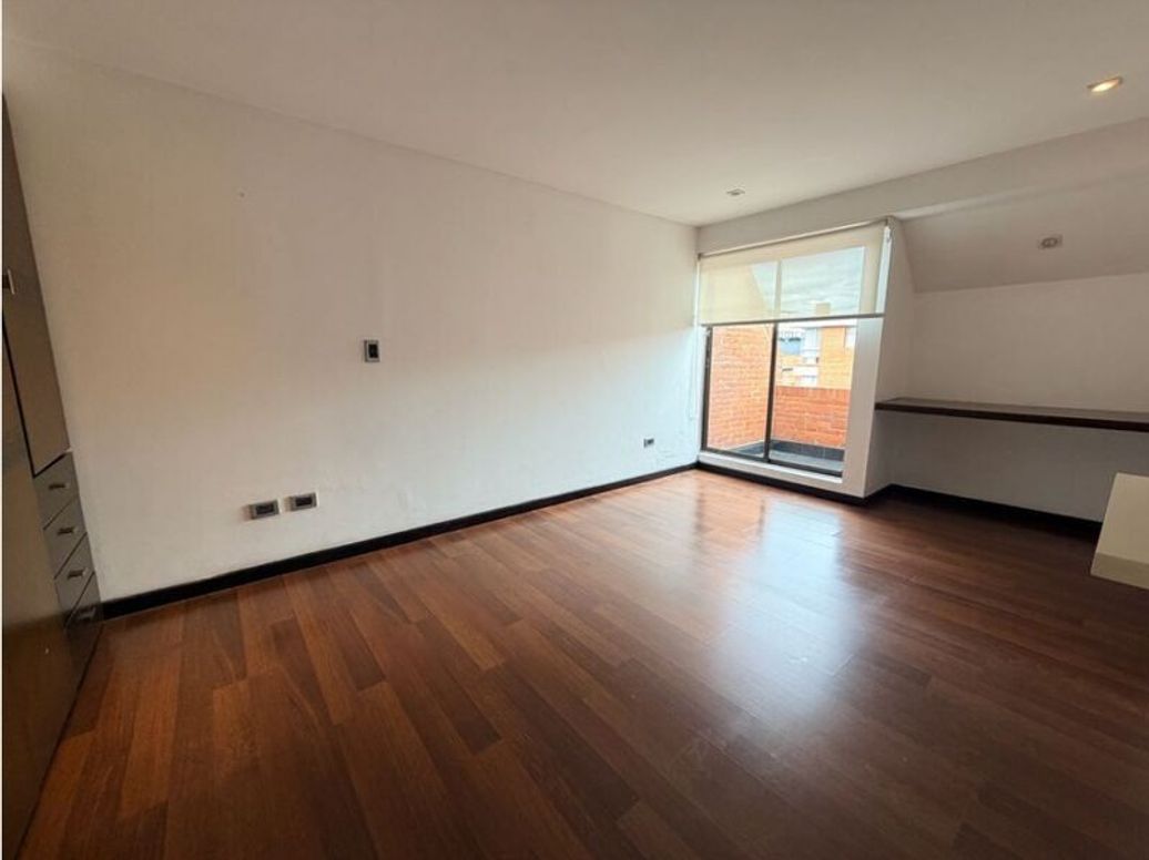 Apartamento de 3 alcobas en venta en Molinos Norte, Bogotá, 206 m² · foto 3 de 15